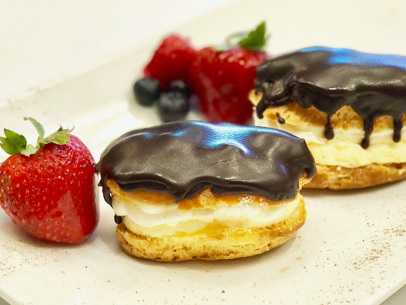 Mini Chocolate Éclair