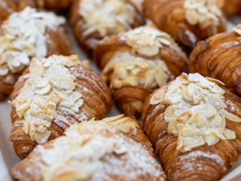 Croissant · Almond
